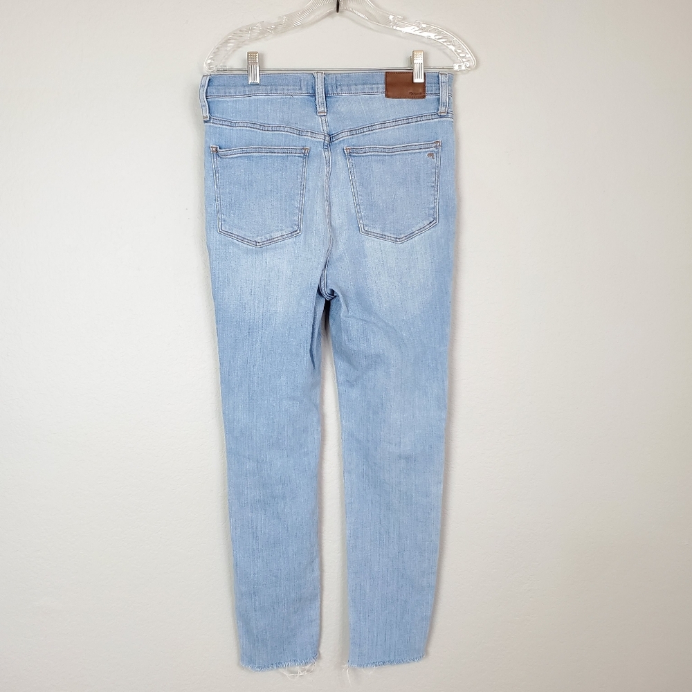 Madewell 11" High-Rise Roadtripper Jeans in Beckwith Wash: Button-Front Edition - Picture 7 of 15